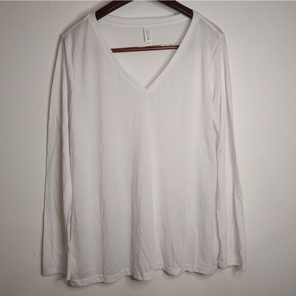 White v neck shirt - Picture 1 of 3